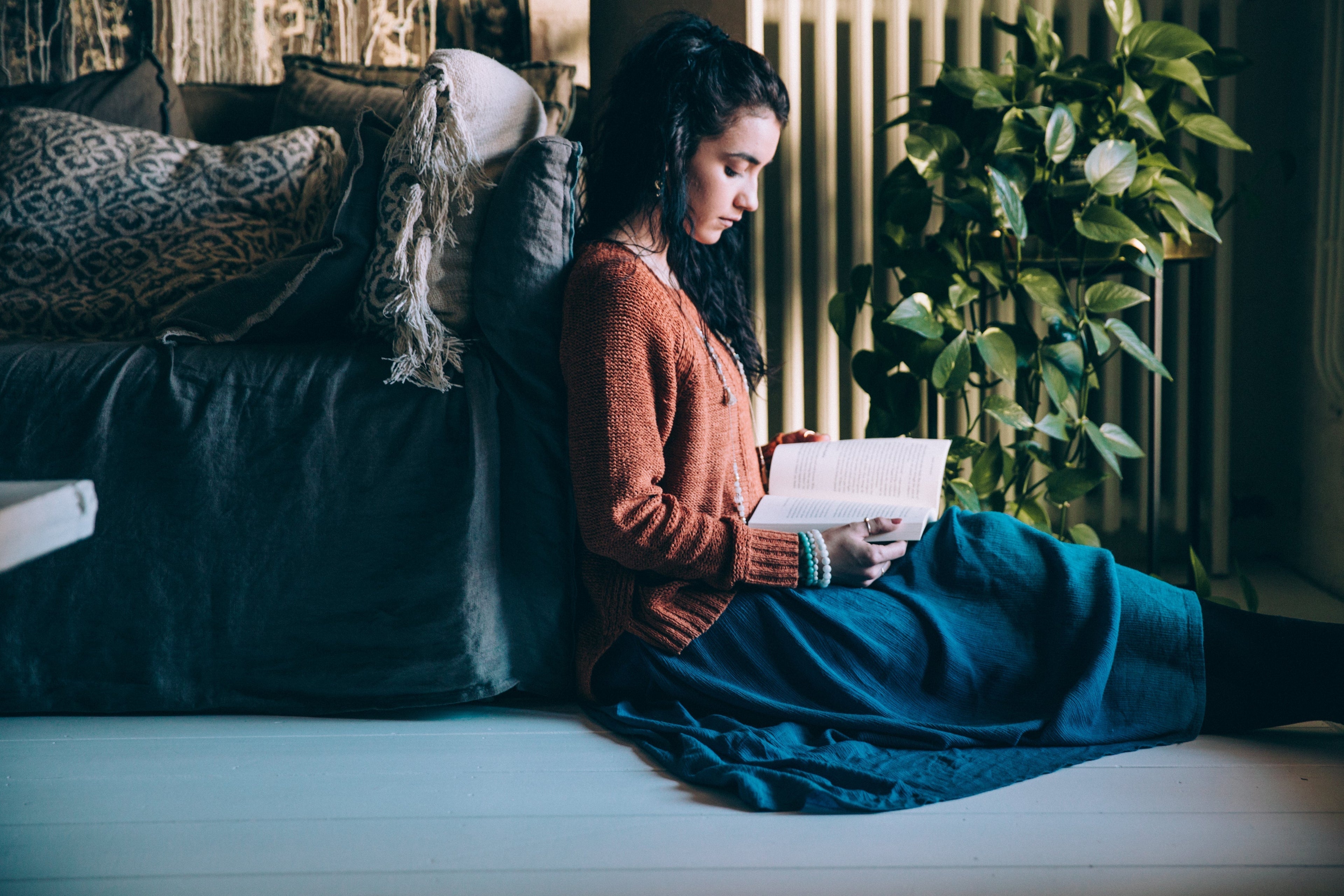 10 Ways to Create the Ultimate Cozy Reading Night