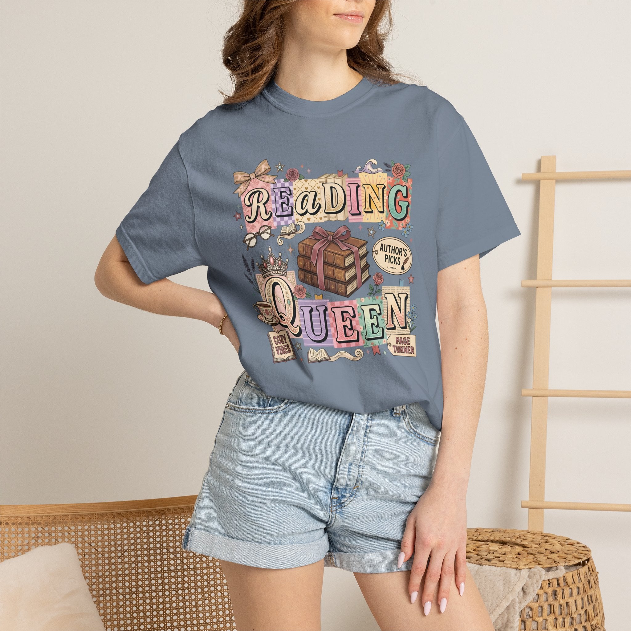 Reading Queen T-Shirt — Vintage Book Lover Tee