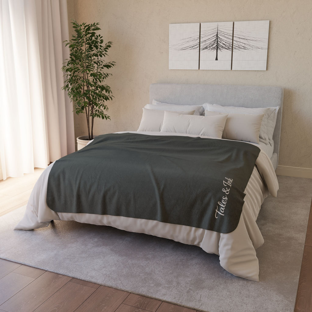 Copy of Sherpa Blanket – Soft Charcoal Fleece Cozy Throw (Tales & Ink Script)