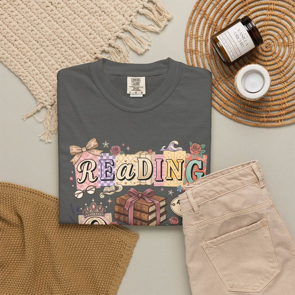 Reading Queen T-Shirt — Vintage Book Lover Tee