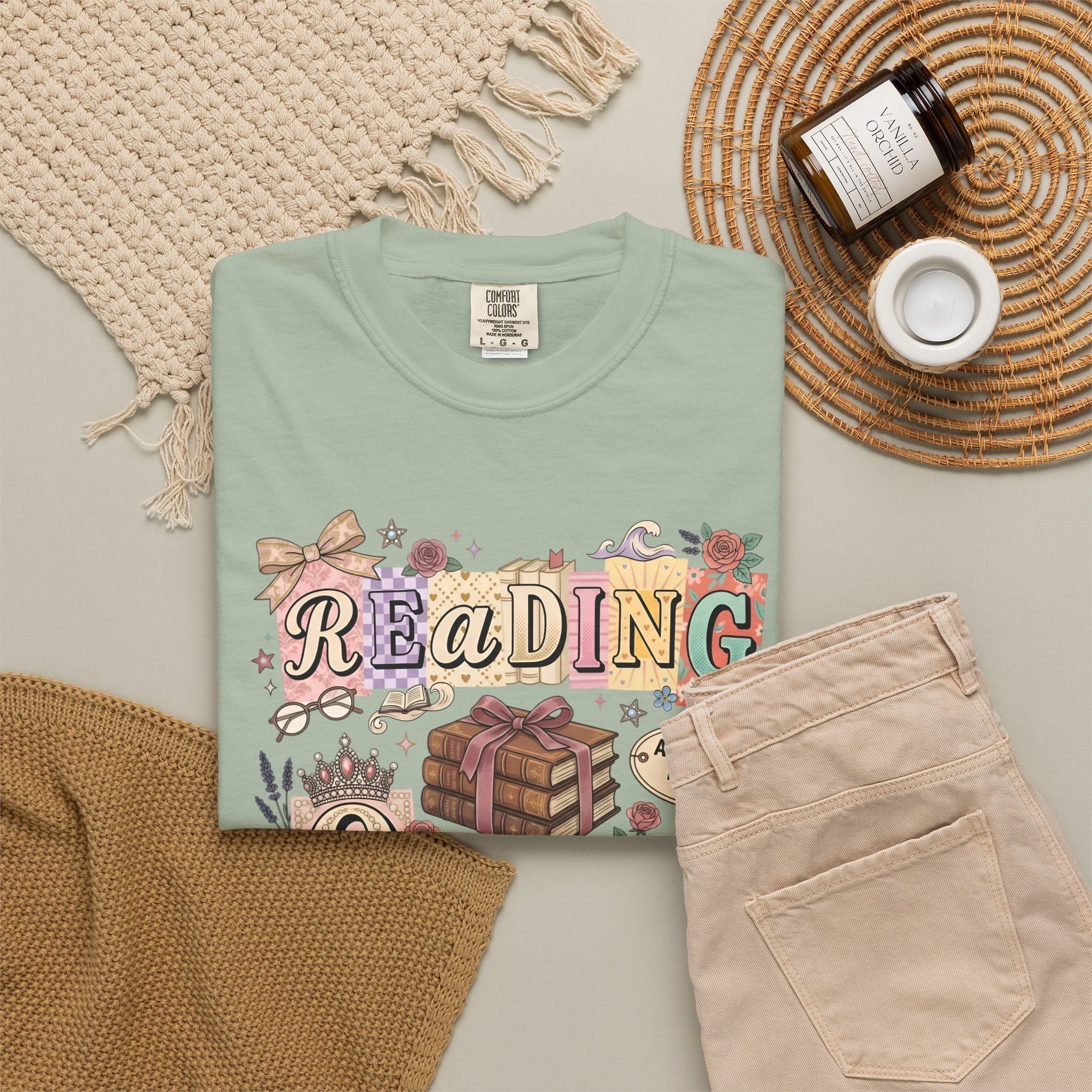 Reading Queen T-Shirt — Vintage Book Lover Tee